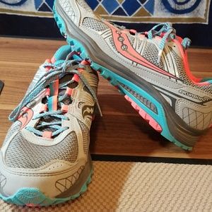 Saucony excursion tennis shoes